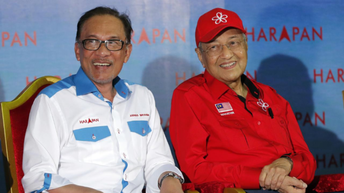 HEADLINE: Mundur-Maju PM Malaysia Mahathir Mohamad, Manuver Politik Semata?