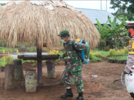 TNI-Polri Semprot Disinfektan Cegah Penyebaran Corona Covid-19 di Perbatasan RI