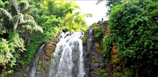 Keindahan Curug Sawer Pandeglang dan Mitos Buaya Putih Sang Penjaga